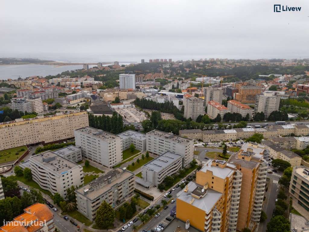 T4+1 de 200m² Renovado com 2 Suites-33