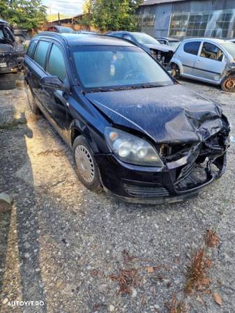 Dezmembrez Opel Astra H - 4