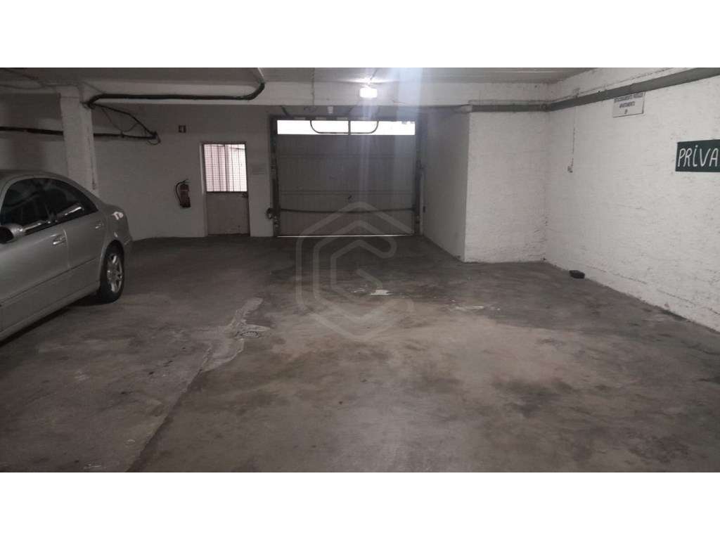 Garagem em zona Central em Albufeira, Algarve - Grande imagem: 4/11