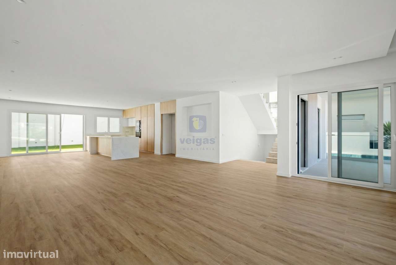 Moradia T5 Contemporânea com Piscina Aquecida – Santa Iria da Azóia-12