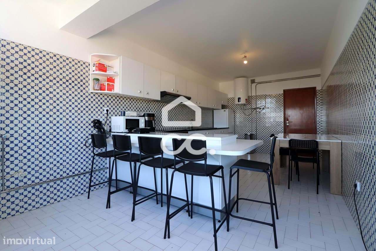 T3 Dúplex com 6 Quartos – Excelente para Investimento | São Martinho d - Grande imagem: 2/21