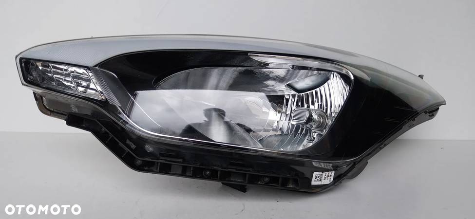 Lampa przód lewa Hyundai i20 II 01048099900010 92101 C8000 - 2