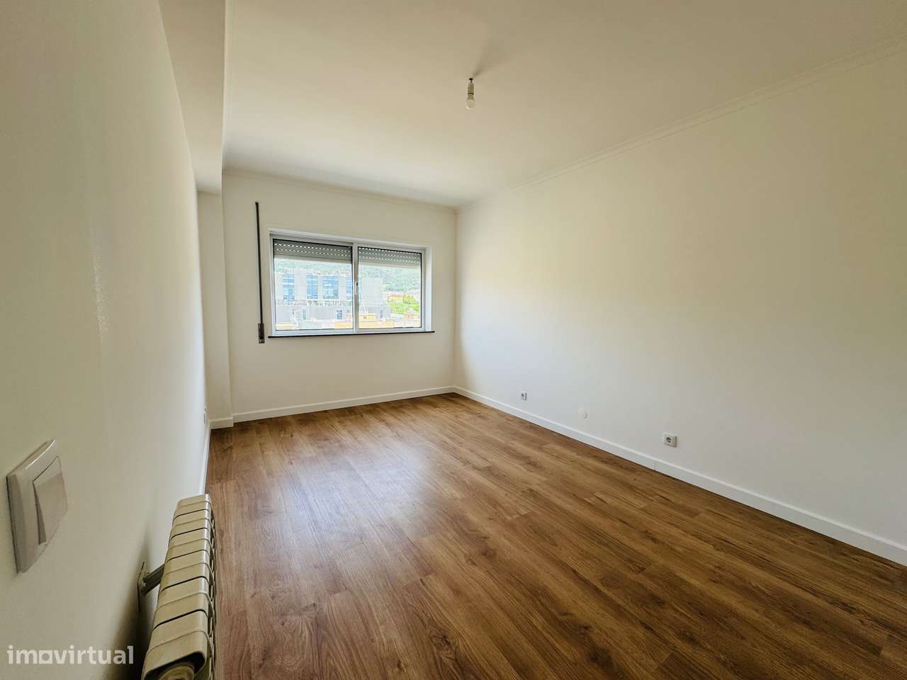 Apartamento T3 com varanda e garagem em Braga-11