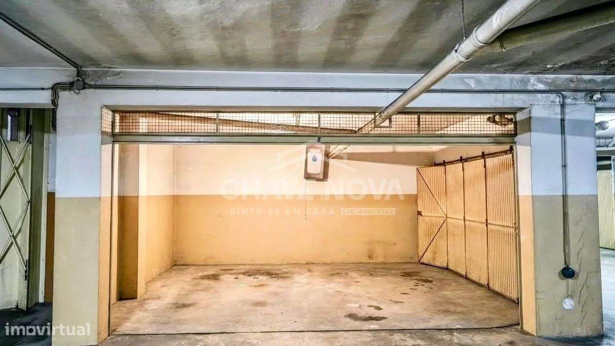 Apartamento T3 | Varanda | Garagem | Elevador-15