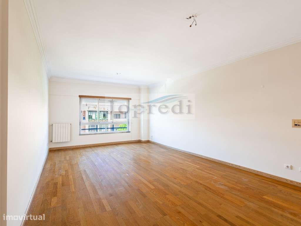 Apartamento T3 com 2 garagens em Box e 1 arrecadação-6