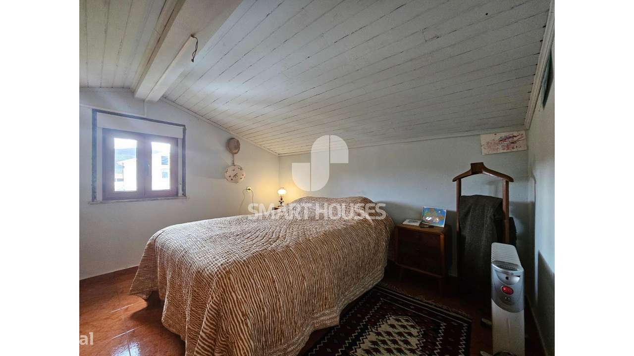 Moradia T3+1 em Avô c/ terreno-24