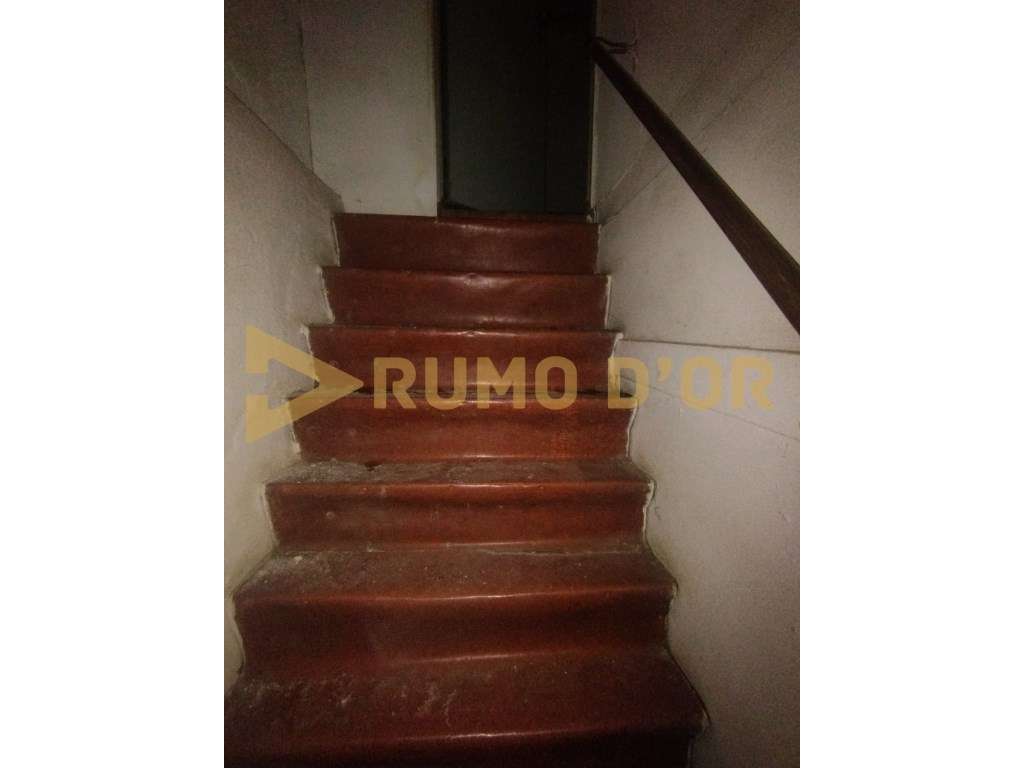 Duas Casas com Piscina a 30 Minutos de Lisboa Raras, Cheias de Pote...-6