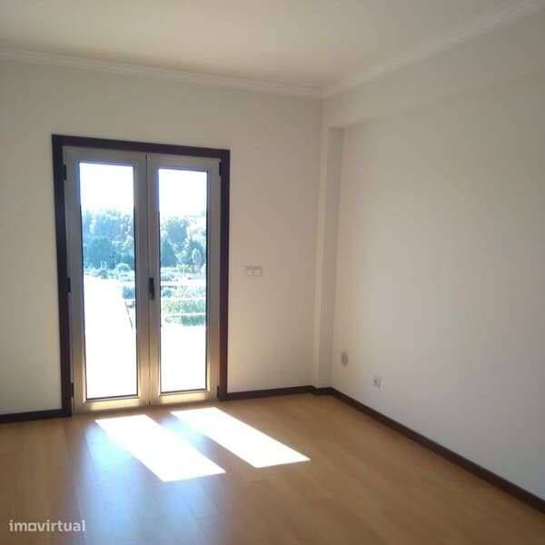 Excelente T2 com garagem!-26