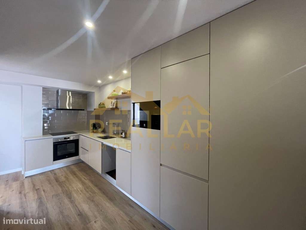 Maravilhoso T2 na primeira linha do Mar em Aver-o-mar - Póvoa de Va... - Grande imagem: 4/28