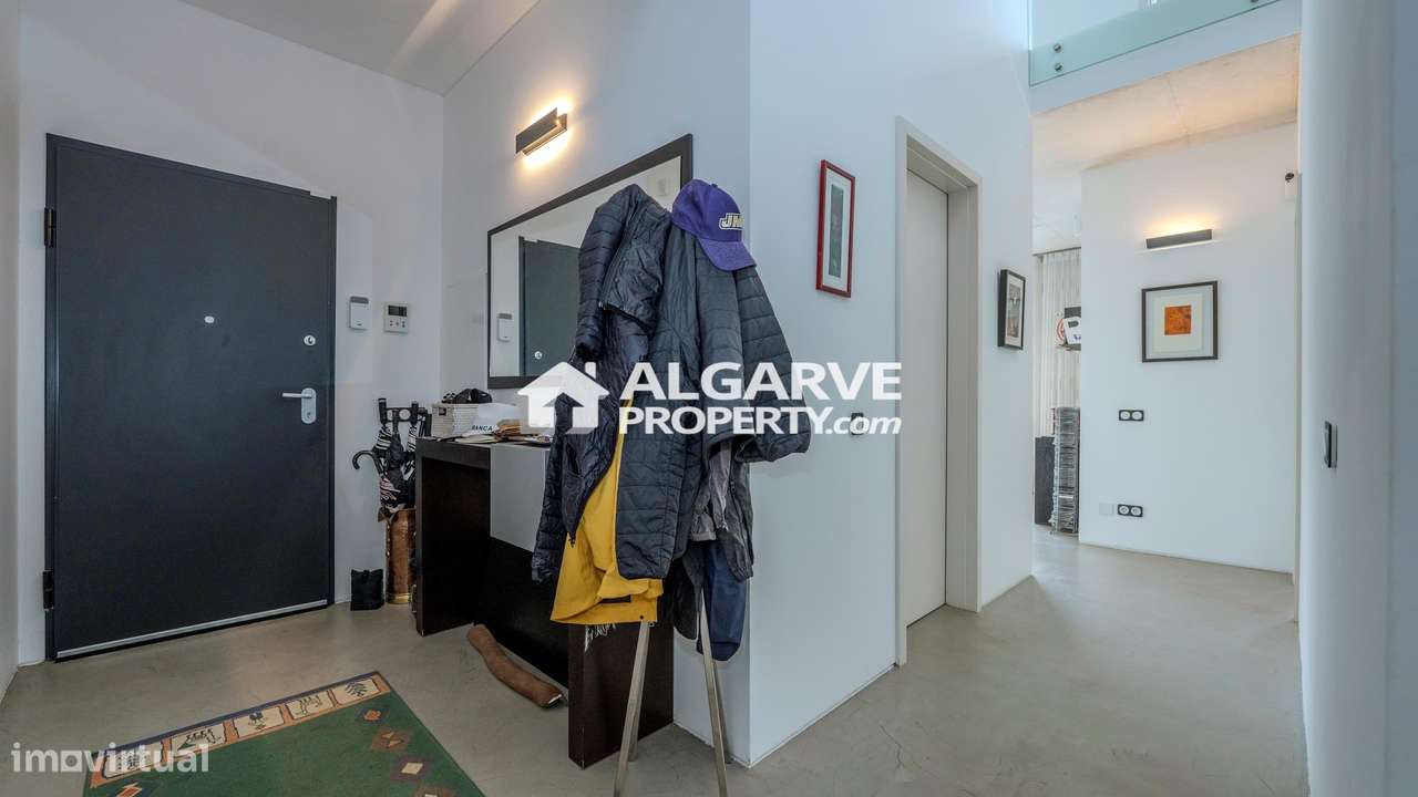 Moderna Moradia T4 com Piscina e Jardim em Almancil-24