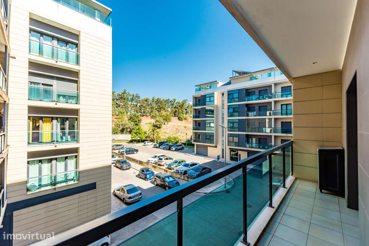 T2 | Condomínio Qta. Comendadeiras | Piscina | Varandas | Parqueamento-21