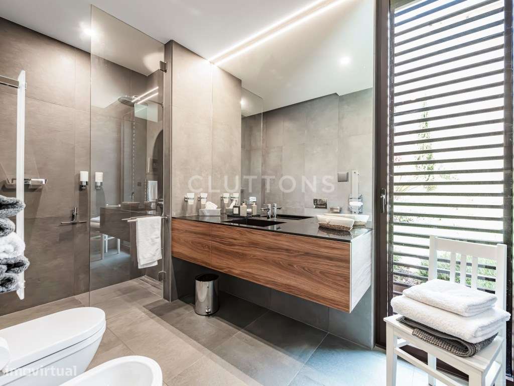 Venda Moradia T3 | Condomínio, Piscina privada e vista mar, Estoril...-23