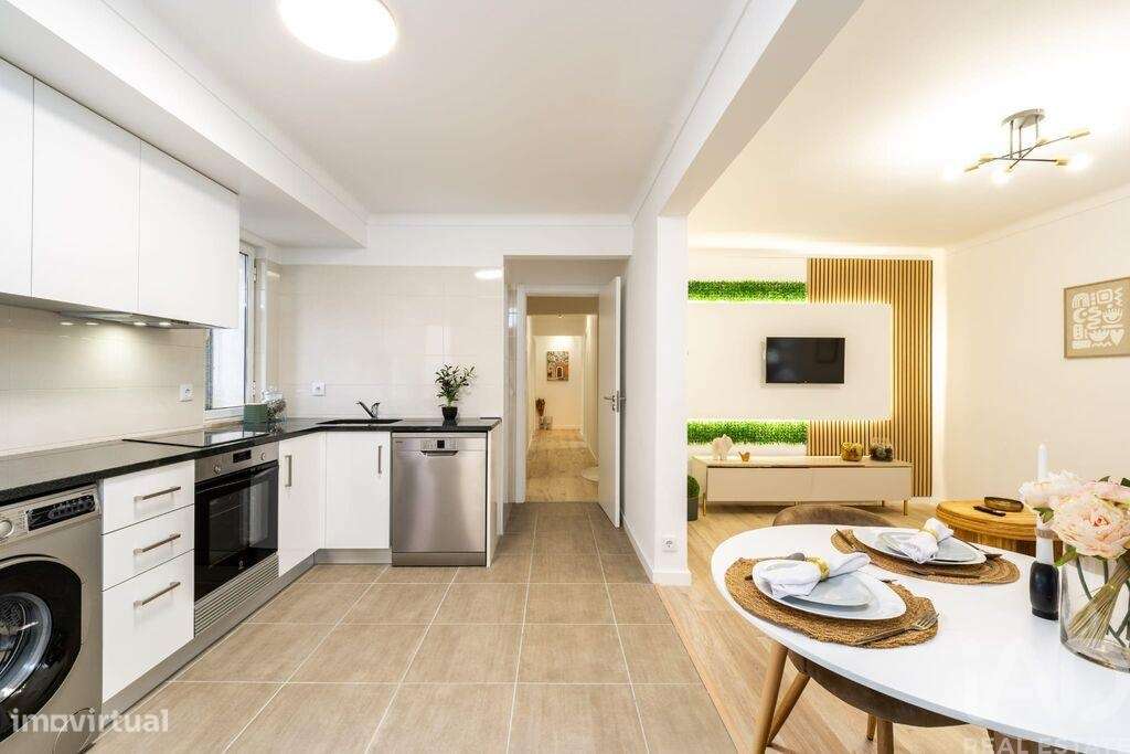 Apartamento T4 em Alcobaça e Vestiaria de 101 m2 - Grande imagem: 3/23