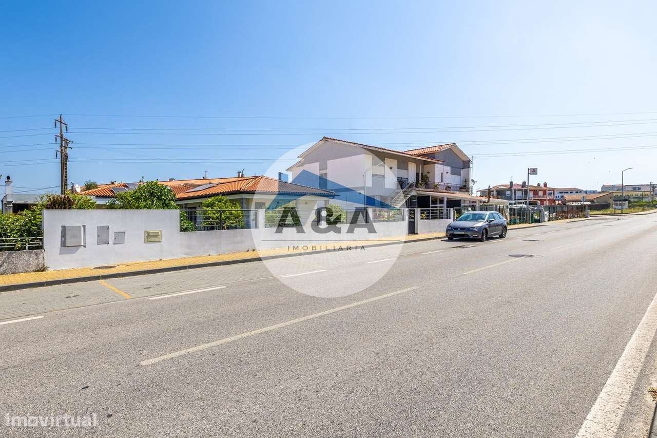 Moradia Térrea Semi-nova com Elevada Eficiência Energética a Apenas...-58