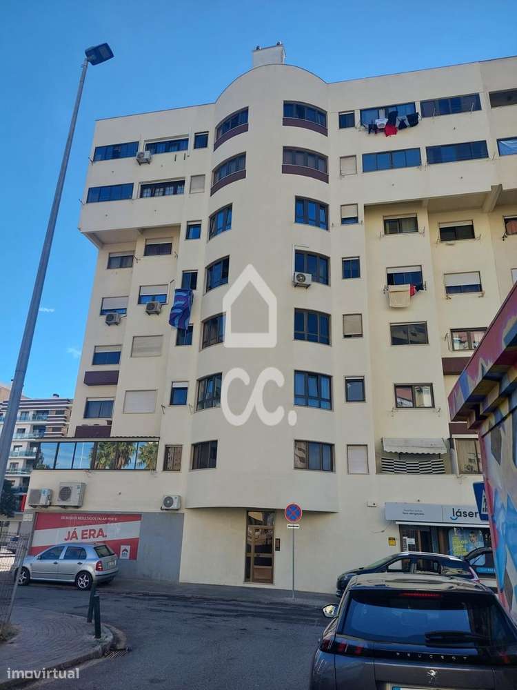 Apartamento T3 na Avenida das Descobertas-0