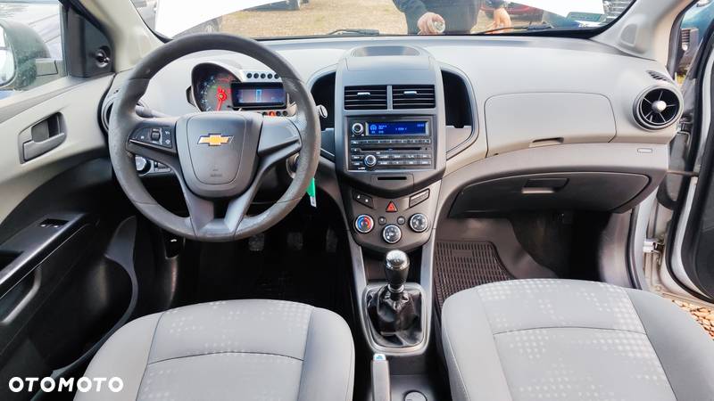 Chevrolet Aveo 1.2 LS - 6