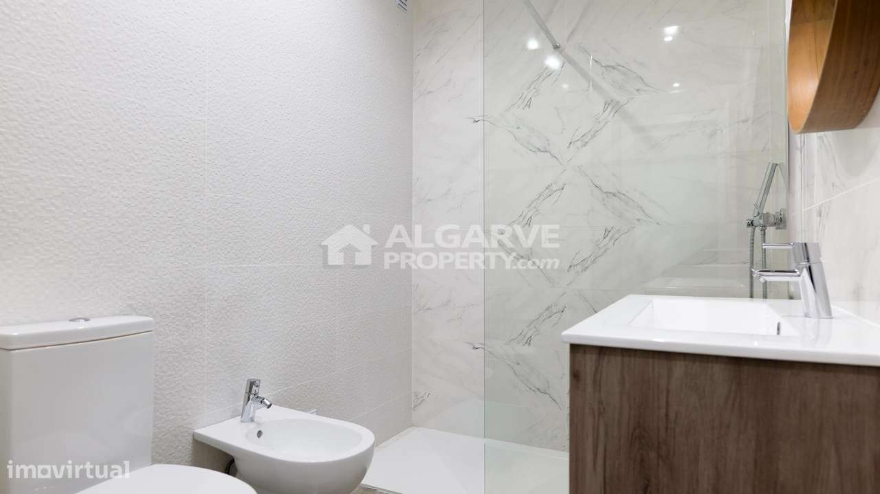 Moradia V4 recentemente remodelada próxima da praia e da Marina Vilamo-34