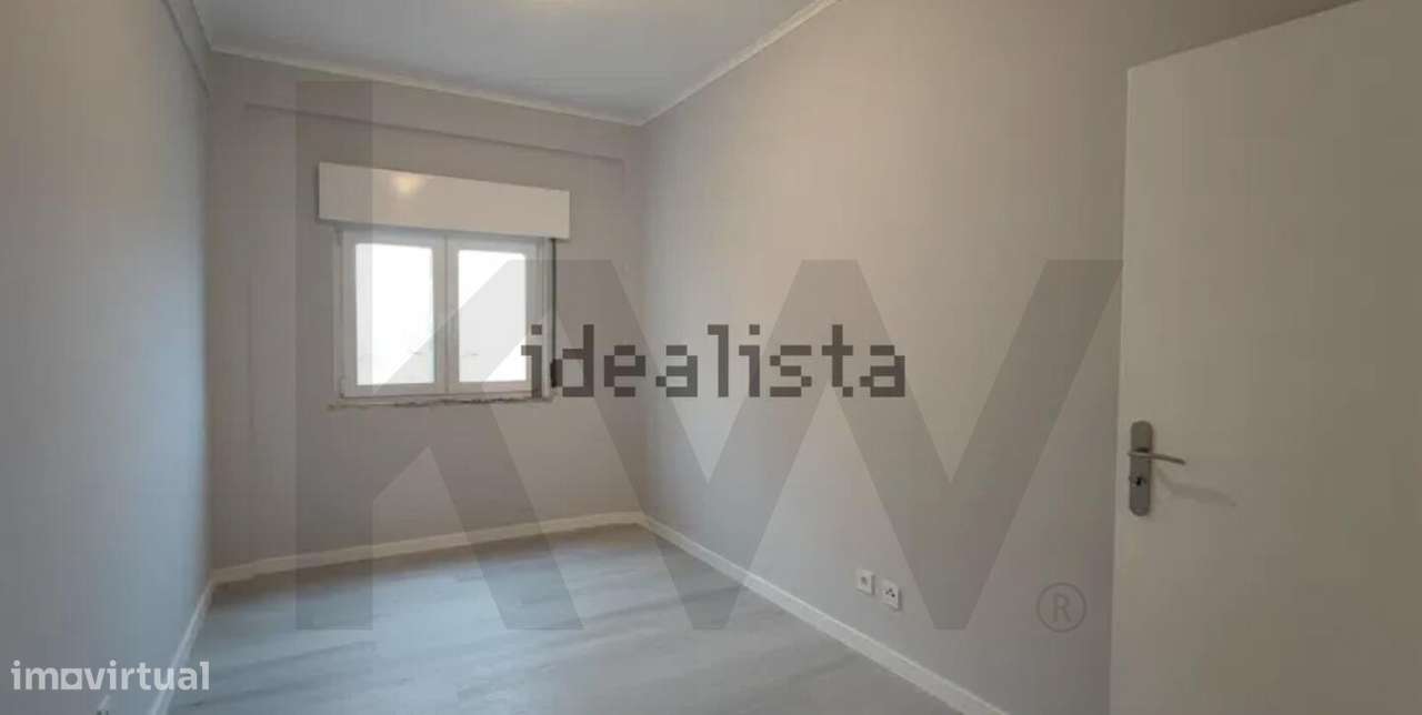 Apartamento T3 à venda no centro do Laranjeiro-10