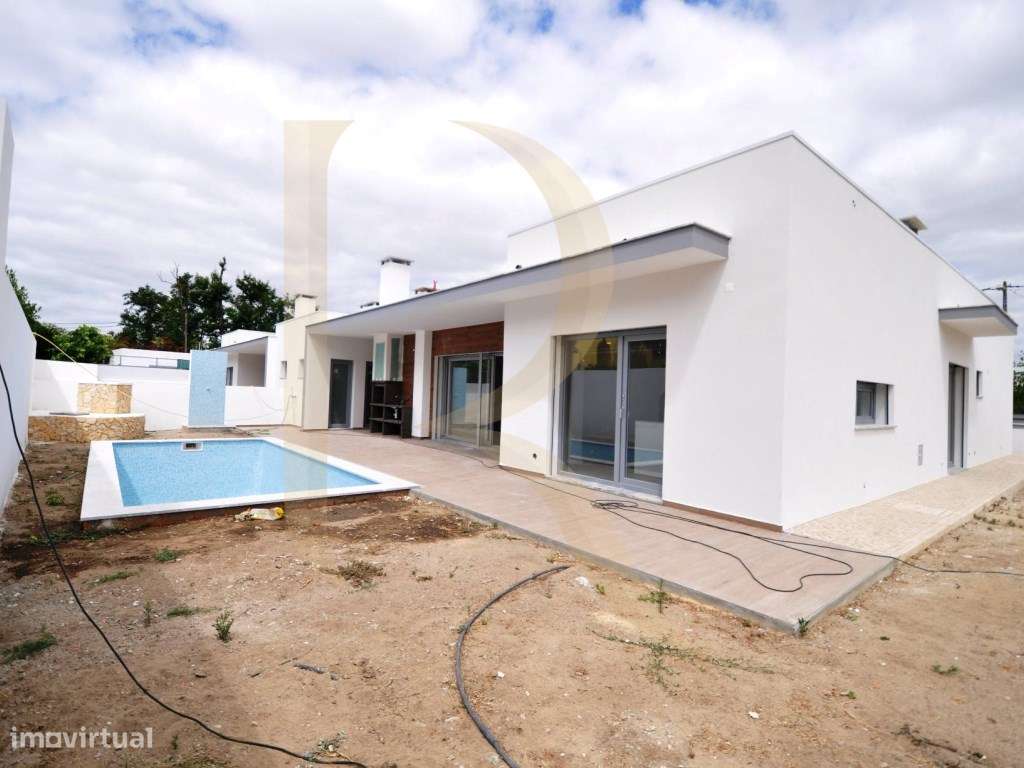 Moradia geminada térrea nova com piscina e garagem em Brejos de Aze... - Grande imagem: 5/26