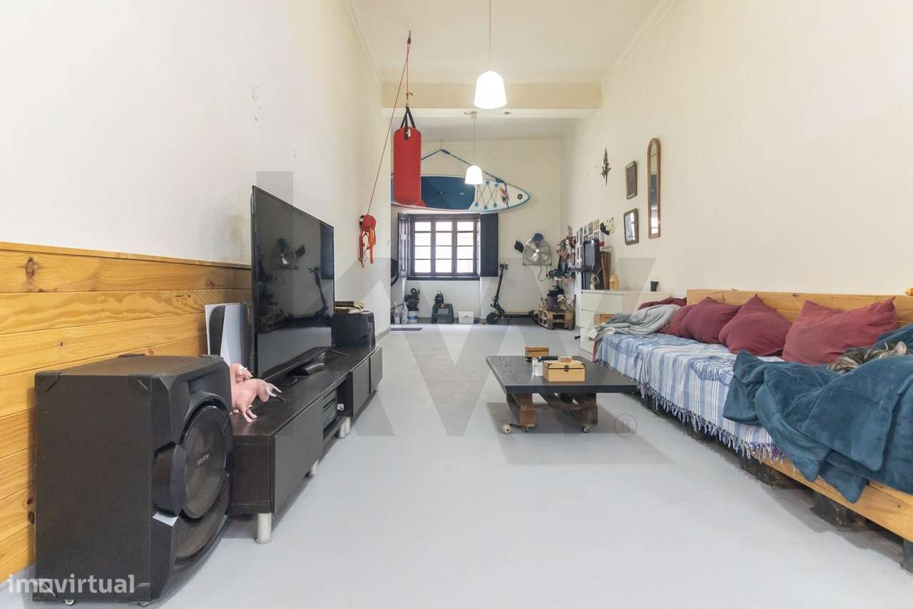 Prédio com Potencial para Habitação e Investimento – Barreiro - Grande imagem: 5/36