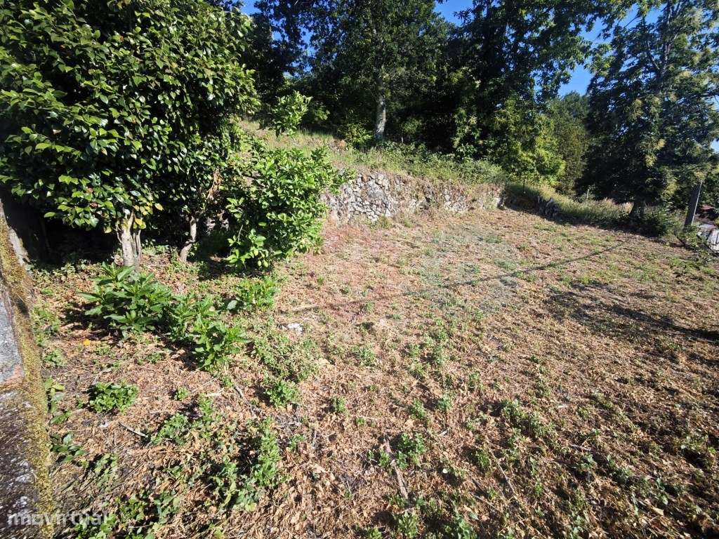 Moradia T3 com terreno em Vilar de Cunhas-26