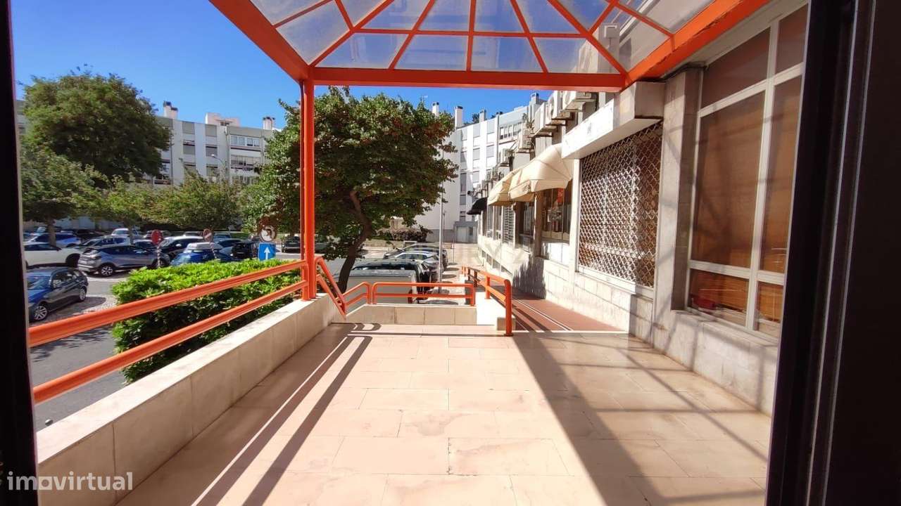 Magnífica propriedade T2 em Linda-A-Velha, Lisboa - Grande imagem: 5/28