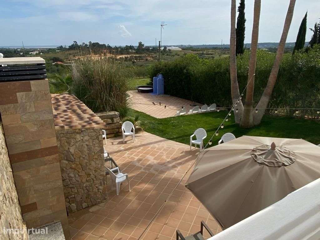 Magnífica Quinta V8 com piscina e deslumbrante vista mar. Localizada-45