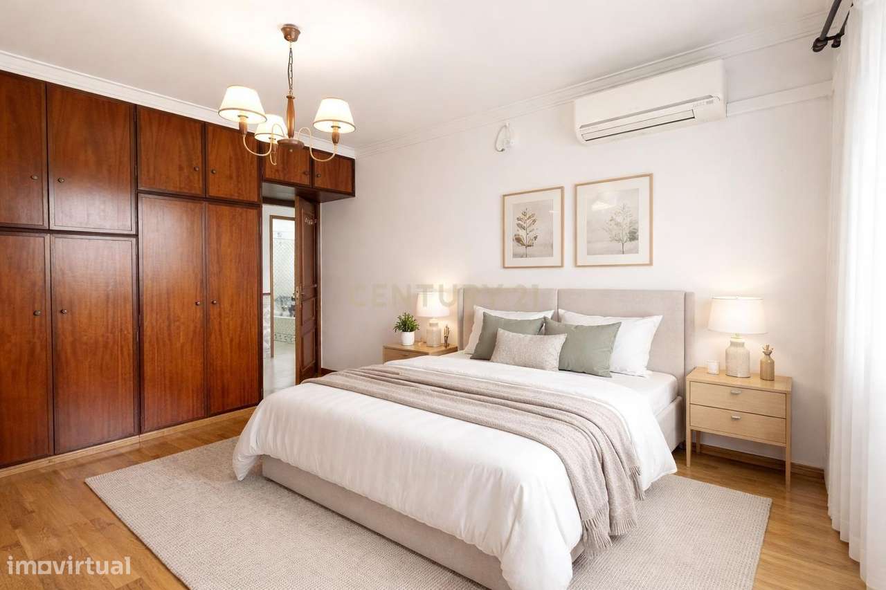 Apartamento T2 com Vista Panorâmica em Amora, Seixal-12