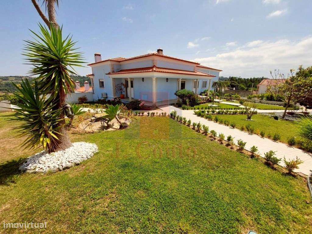 Moradia T5 | Piscina | Terreno | Vistas panorâmicas-6