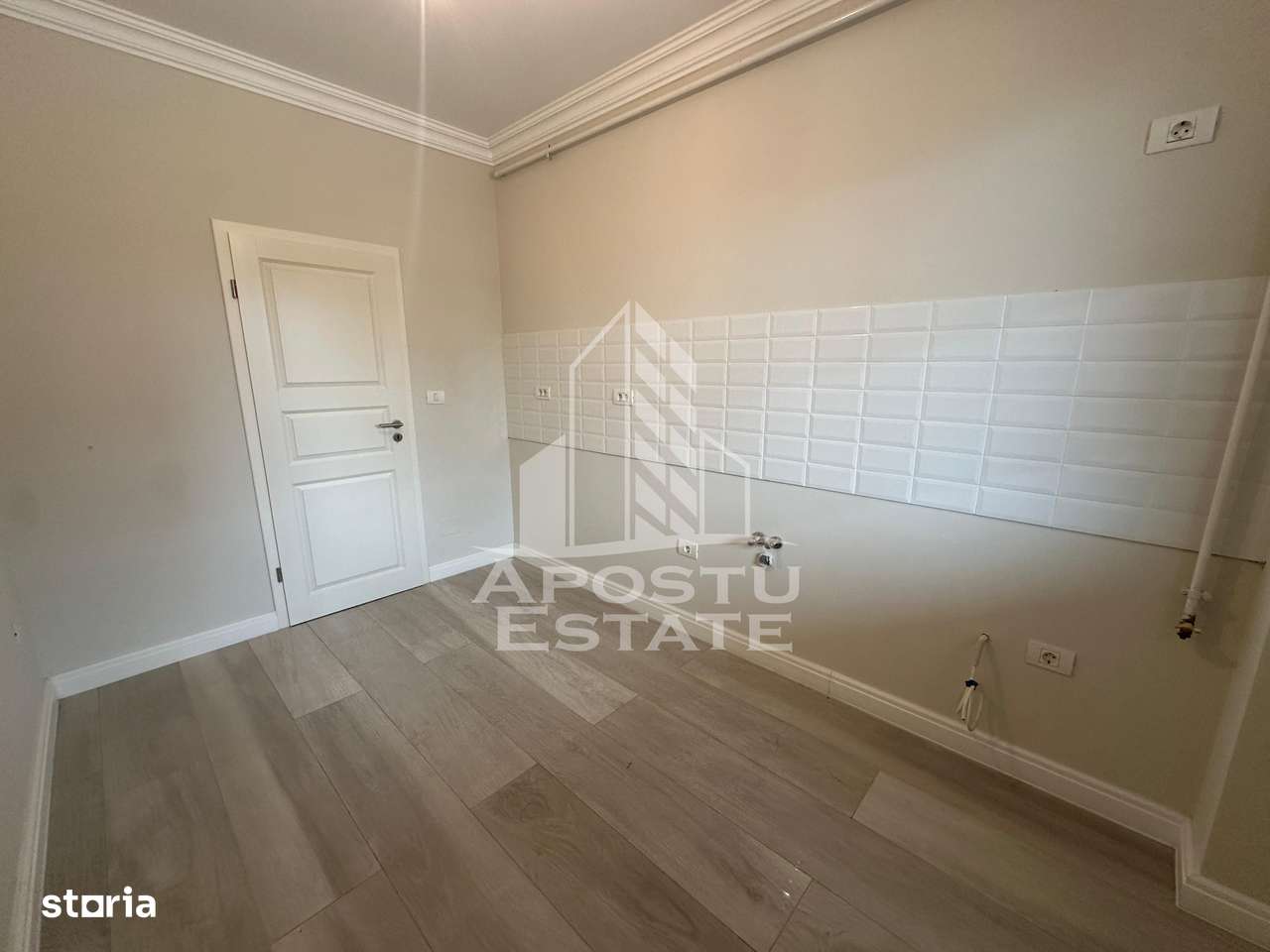 Apartament cu 2 camere si curte bucatarie separata in Giroc la asfalt - Imagine principală: 2/14