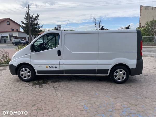 Renault TRAFIC - 8