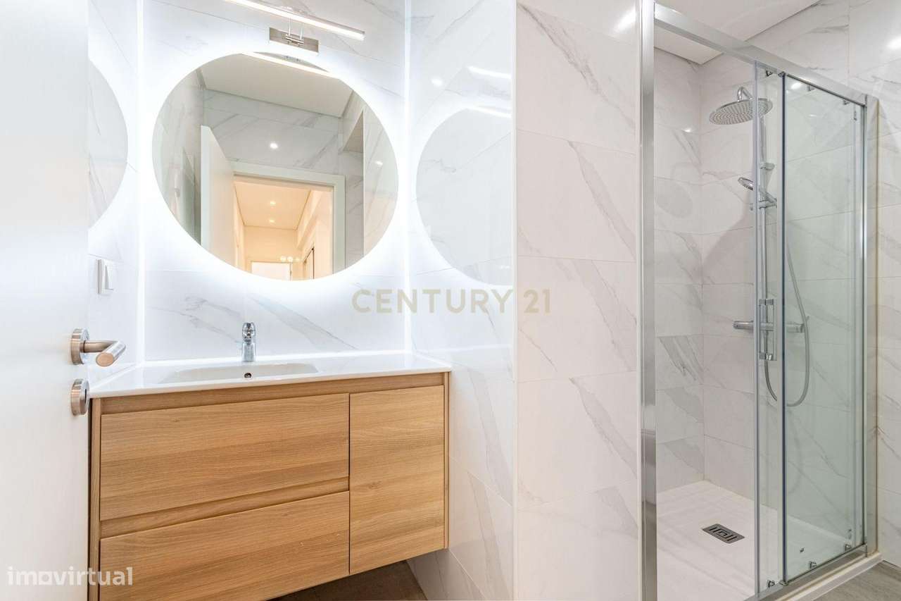 Apartamento T2 remodelado na Amora, Seixal - Grande imagem: 2/16