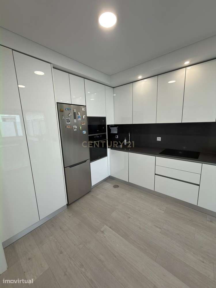 Apartamento T3 com Terraço como novo - Grande imagem: 2/19