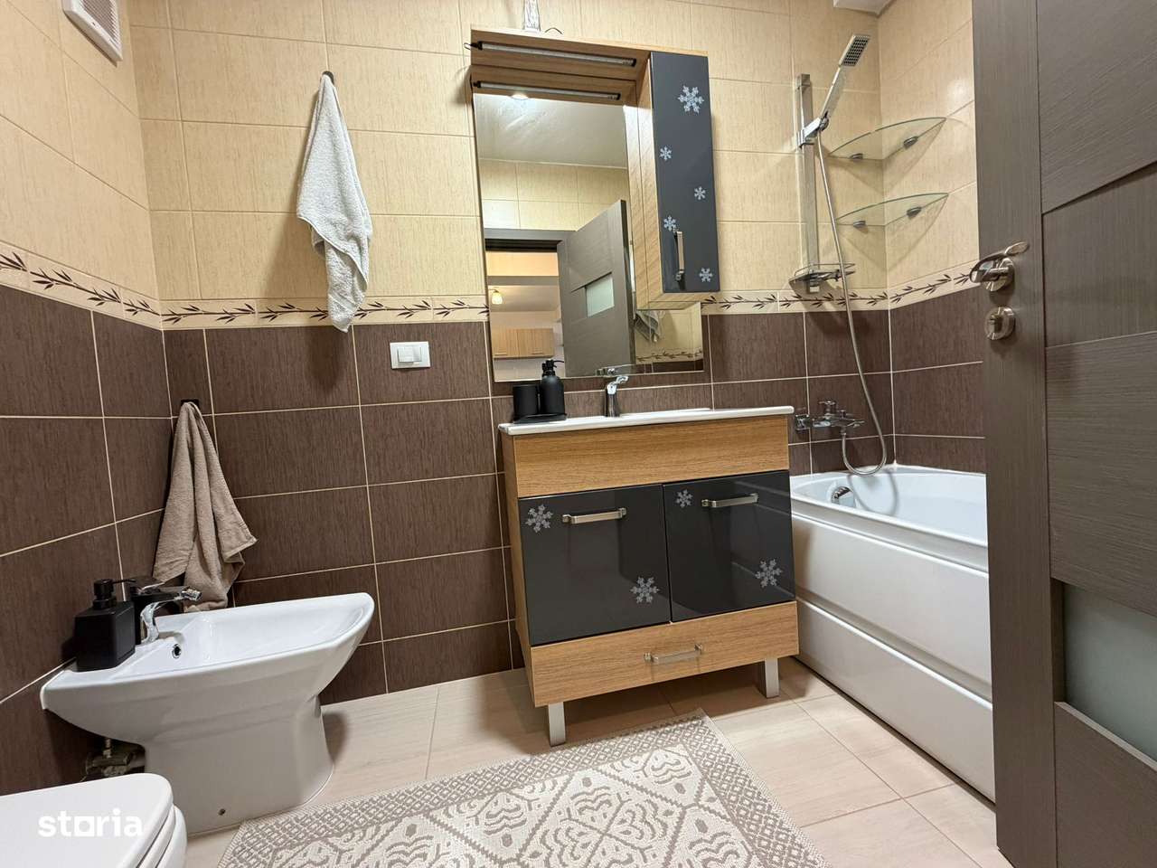 Apartament 2 camere cu balcon, aproape de facilități-1