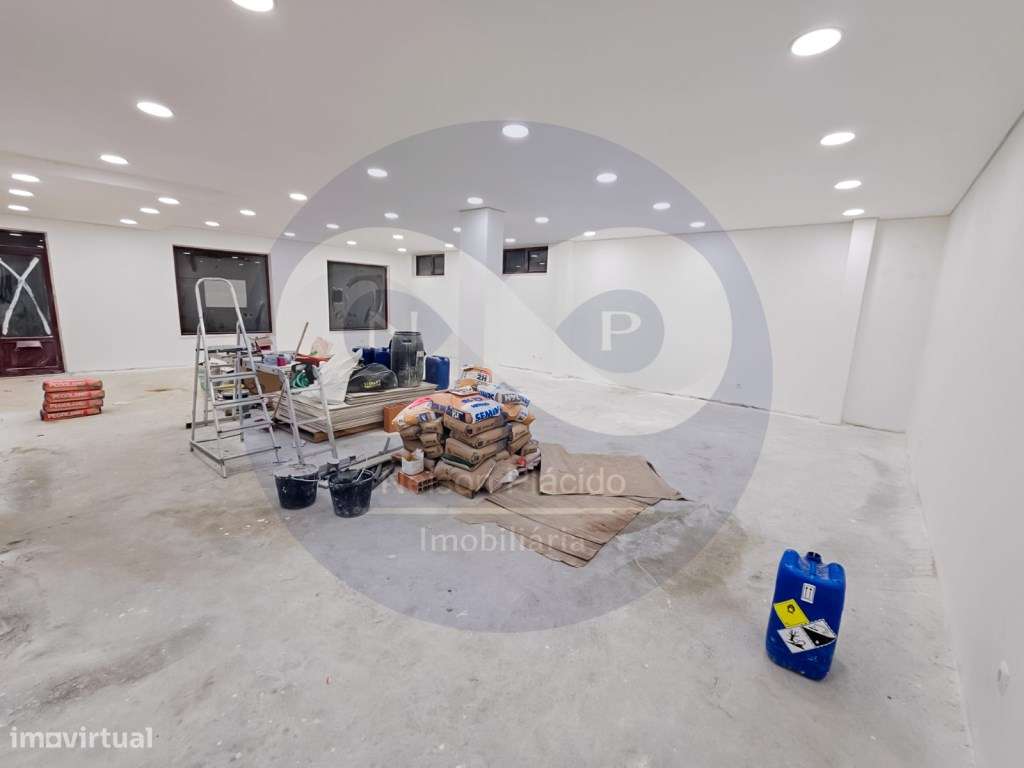LOJA NOVA com 100m2, EXCELENTE LOCALIZAÇÃO - Ramada, Odivelas - Grande imagem: 3/11