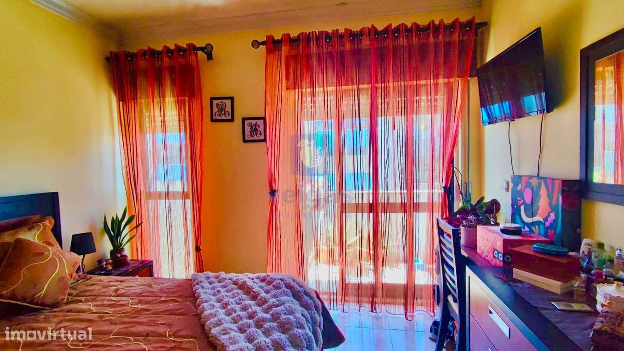 Apartamento T2 com Varanda , Arrecadação e vista Rio em Alverca-11