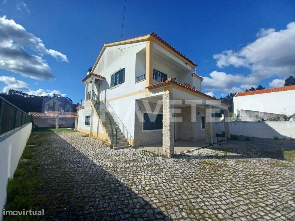 Moradia T4 com piscina e anexo junto à Albufeira do Castelo do Bode. - Grande imagem: 4/42