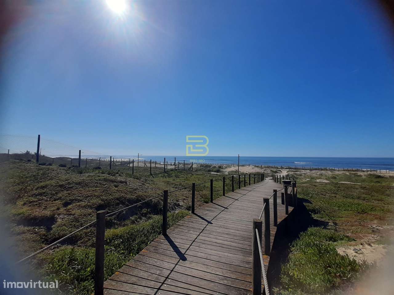 Apartamento T4 em Primeira Linha de Mar | Vista Frontal e Permanente e-10