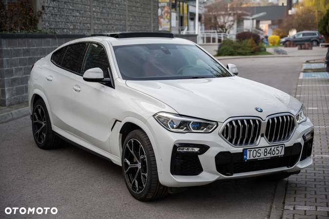 BMW X6 xDrive40i mHEV - 14