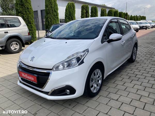 Peugeot 208 - 1