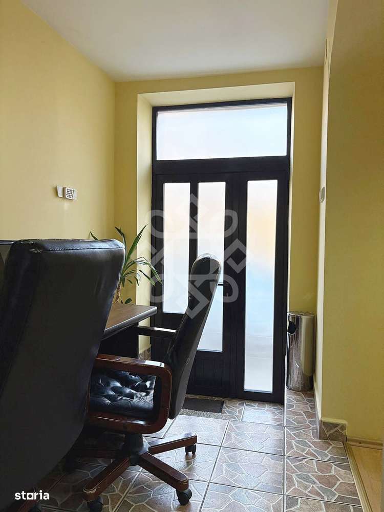 Spatiu de birou de vanzare ultrancentral in Oradea-12