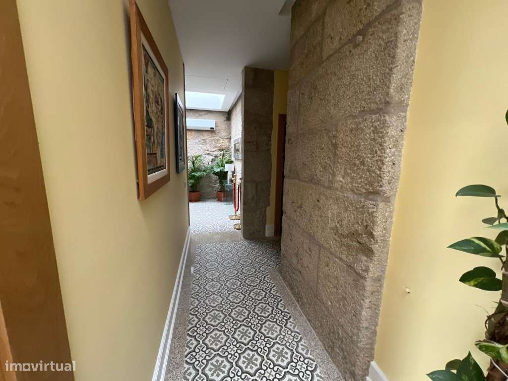 Moradia T5 com piscina em Braga-22