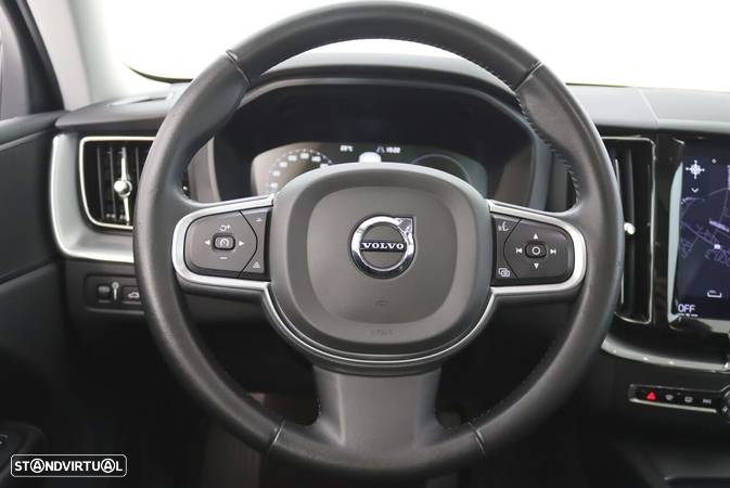 Volvo XC 60 2.0 T8 PHEV Momentum Plus AWD - 12