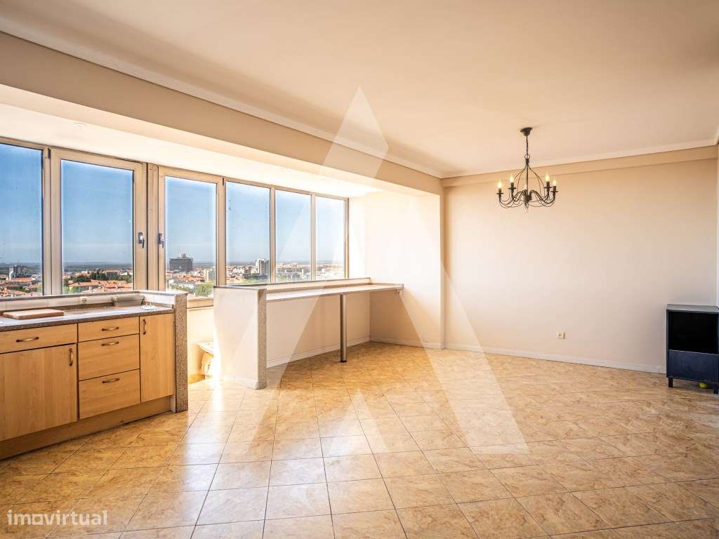 Apartamento T4 com Terraço de 90 m² no Centro de Aveiro-12