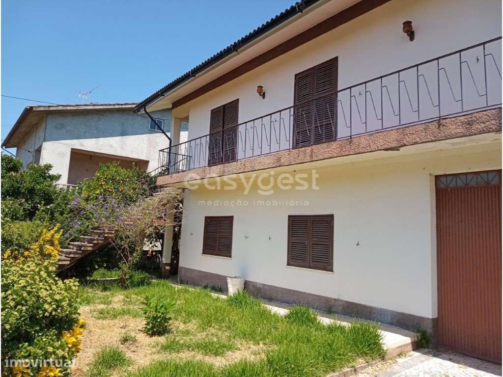 Moradia de dois pisos independentes e terreno c/ 872 m2 em Cernache - Grande imagem: 3/29