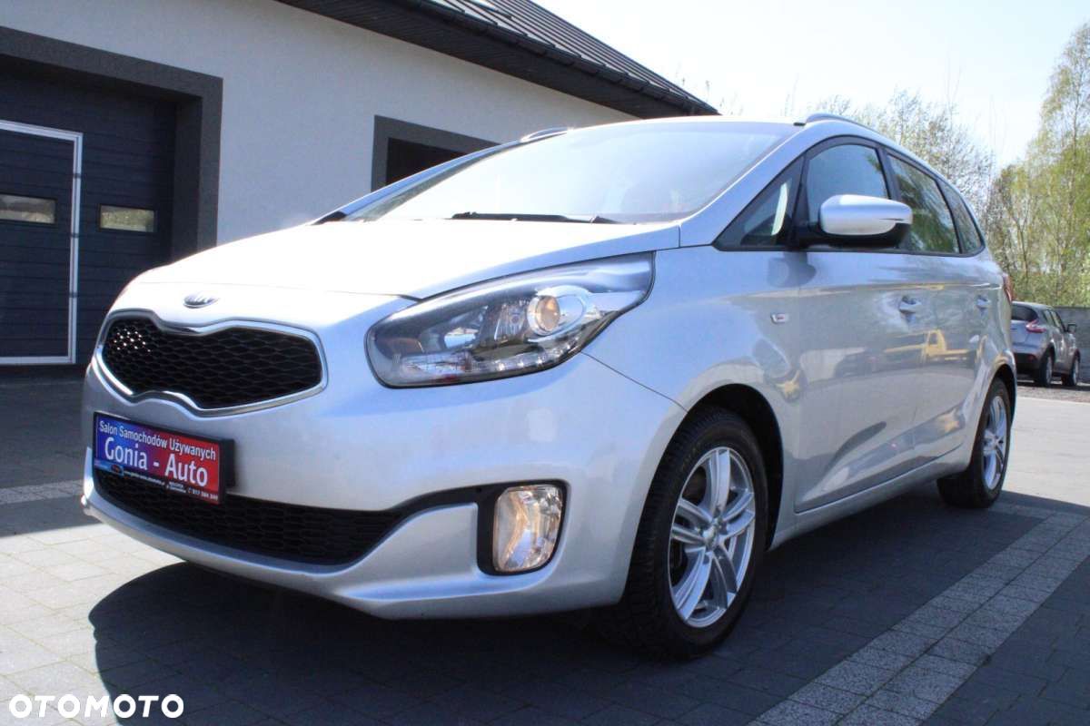 Kia Carens - 1