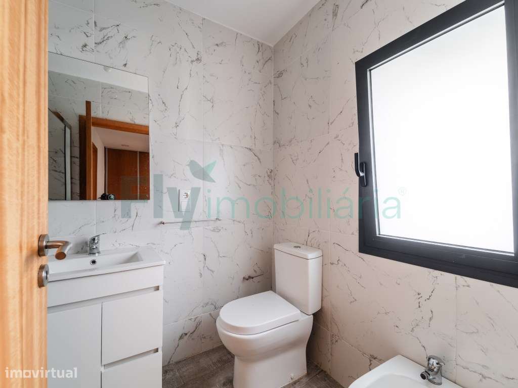 Moradia T2 + Moradia T1 Excelente Oportunidade de Investimento-30