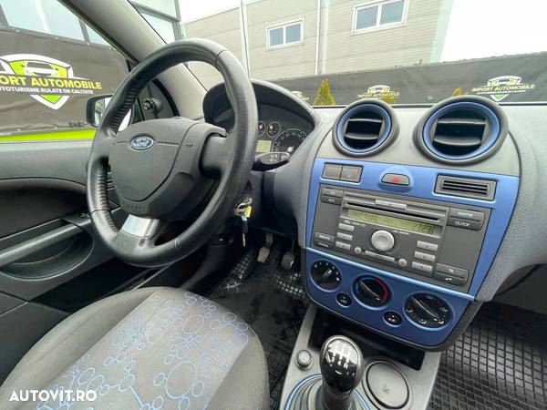 Ford Fiesta 1.3i Ambiente - 21