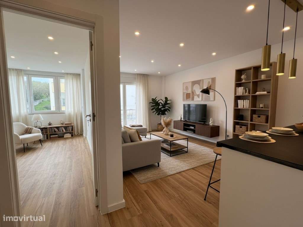 Apartamento T3 Renovado no centro de Camarate, Loures-2