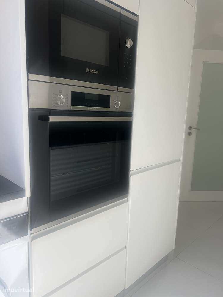 T2 com Lugar de Garagem - Como Novo - Grande imagem: 5/24